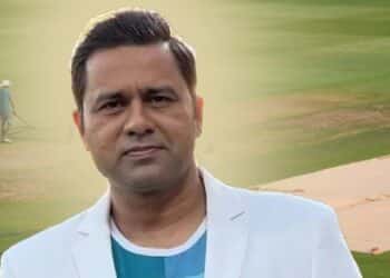 Aakash Chopra Feels IPL Teams Should Get Pitches Of Their Choice, Sanjay Bangar Differs