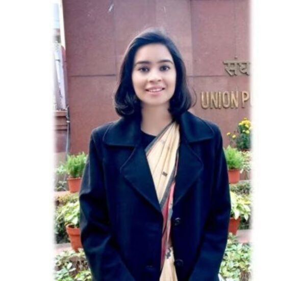 This 26-Yr IITian From Lucknow Left High-Paying Job For Clearing UPSC Examinations - RVCJ Media