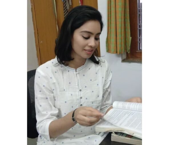 This 26-Yr IITian From Lucknow Left High-Paying Job For Clearing UPSC Examinations - RVCJ Media
