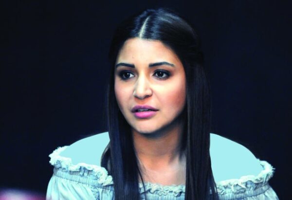 Anushka Sharma Got Terrified As Virat Kohli Got Hit On Helmet During RCB-SRH Clash - RVCJ Media