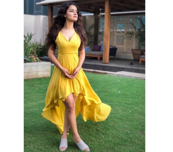 Anushka Sharma Ignores Virat Kohli’s Gesture In First Public Outing Since Avneet Kaur Row - RVCJ Media