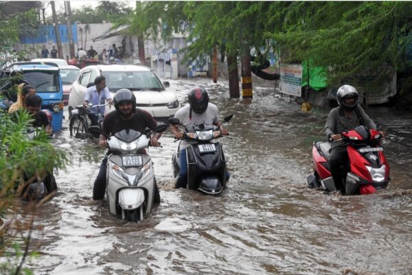 “Gurugram Turns Into Water Park”, Delhi-NCR Waterlogged Due To Heavy Rains - RVCJ Media