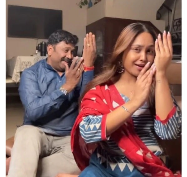 The Viral Video Of Father-Daughter Duo Dancing On Hindi Song Is Something You Just Can’t Miss - RVCJ Media