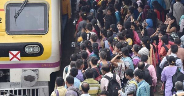 Thief In Disguise- Delhi Woman Used Holidays With Husband To Rob Mumbai Train Passengers 2 Thief In Disguise- Delhi Woman Used Holidays With Husband To Rob Mumbai Train Passengers - RVCJ Media
