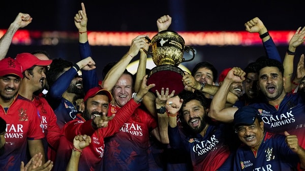 Atherton & Nasser Hussain Trolled Dinesh Karthik Over His Chat With Virat Kohli In IPL Final - RVCJ Media