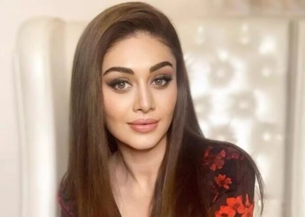 DYK Shefali Jariwala Made Her Bollywood Debut With Superstars Akshay Kumar & Salman Khan? - RVCJ Media