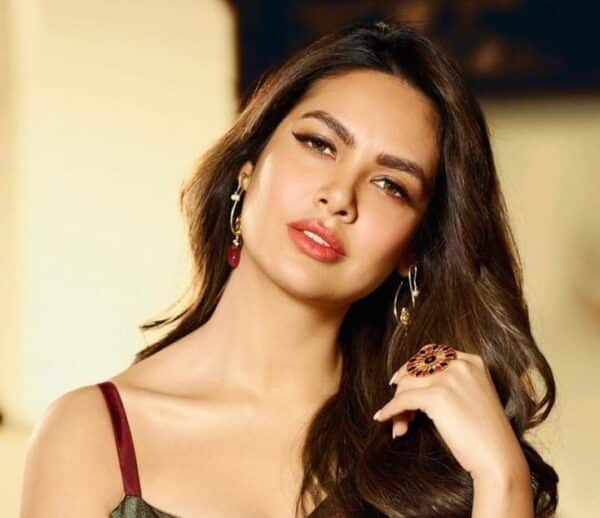 Esha Gupta Reveals She Dated An Insecure Director Who Sent Her Abusive Emails - RVCJ Media
