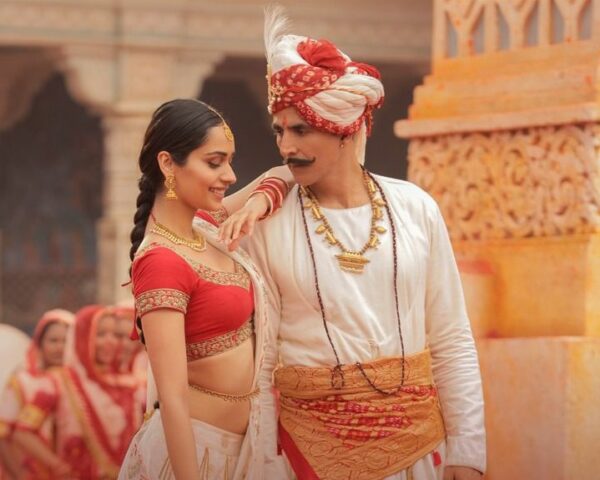 8 Bollywood Movies In Which Age Gap Between Lead Pairs Grabbed Attention & Invited Criticism - RVCJ Media