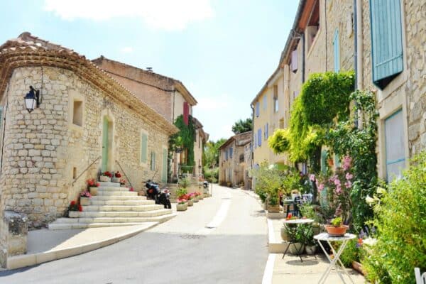 This French Town Is Giving You A Chance To Buy A House For Just Rs. 100 But There Is A Twist - RVCJ Media