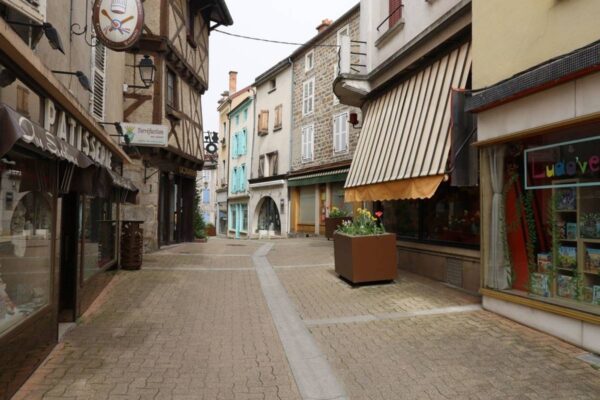 This French Town Is Giving You A Chance To Buy A House For Just Rs. 100 But There Is A Twist - RVCJ Media
