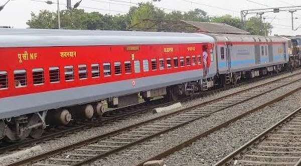 YouTuber Claims Getting Drugged & Robbed On A Train From Delhi To Guwahati, Railway Reacts - RVCJ Media