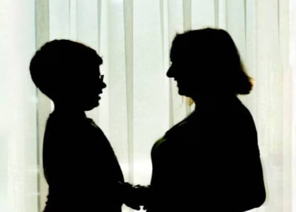 Mumbai Police Arrests Female Teacher Of An Elite School For S*xually Assaulting Class 11 Boy - RVCJ Media