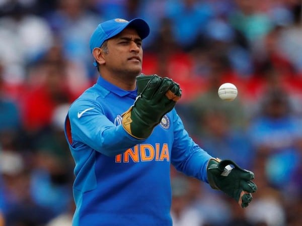 “MS Dhoni Didn’t Practice….,” R Sridhar Makes Big Revelation About Dhoni’s Wicketkeeping - RVCJ Media