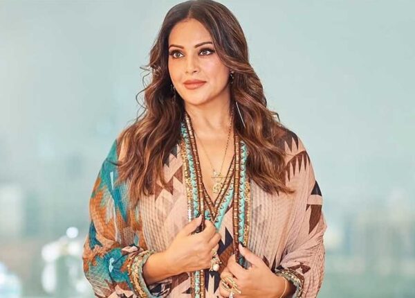 Bipasha Basu Posts Old Video With Cristiano Ronaldo Amid Mrunal Thakur’s “Manly” Row - RVCJ Media