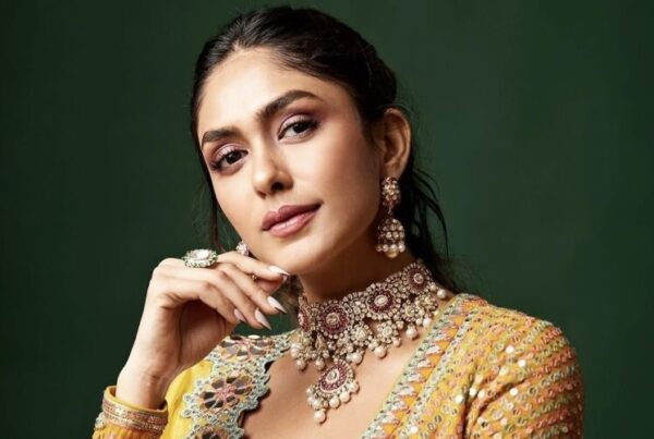 “Dhanush Is A Just….,” Mrunal Thakur Reacts To Rumours Of Dating Actor Dhanush - RVCJ Media