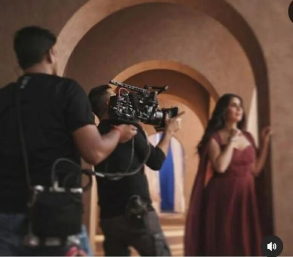 Is Katrina Kaif Pregnant? The Recent Viral Photo Of Baby Bump Sparks Pregnancy Rumours - RVCJ Media