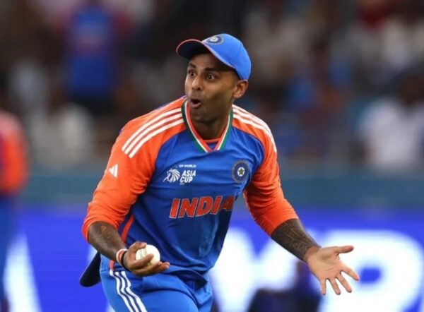 Suryakumar Yadav’s Act Of Withdrawing Appeal Of UAE Batter Divides Former Cricketers & Fans - RVCJ Media