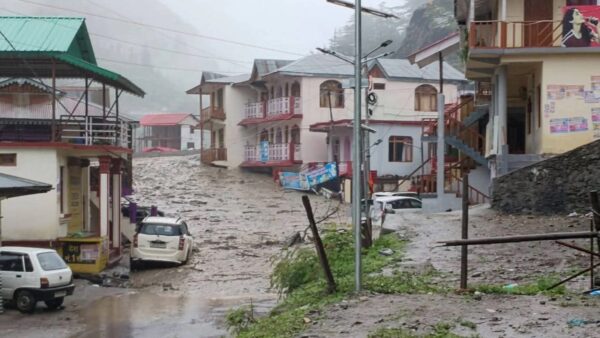 Uttarakhand Floods Blocked Roads, Students Fly By Helicopter For Exam, Video Goes Viral - RVCJ Media
