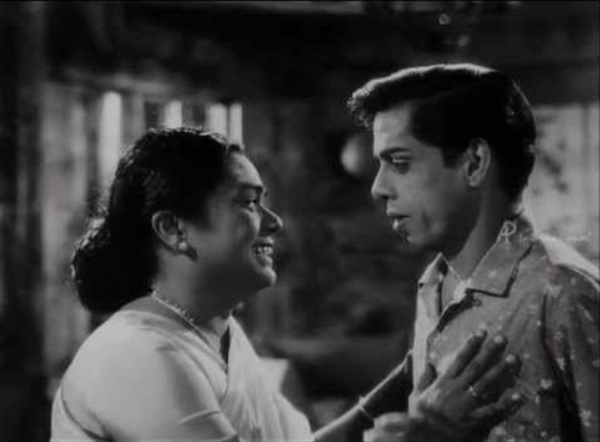 This Actress Worked In Over 1500 Movies, Remained Unmarried & Now She Is Worshipped As Deity - RVCJ Media