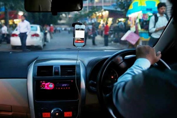 Woman Misbehaves, Doesn’t Pay Fare After Cab Driver Refuses To Go Beyond Drop-Off Location 2 Woman Misbehaves, Doesn’t Pay Fare After Cab Driver Refuses To Go Beyond Drop-Off Location - RVCJ Media