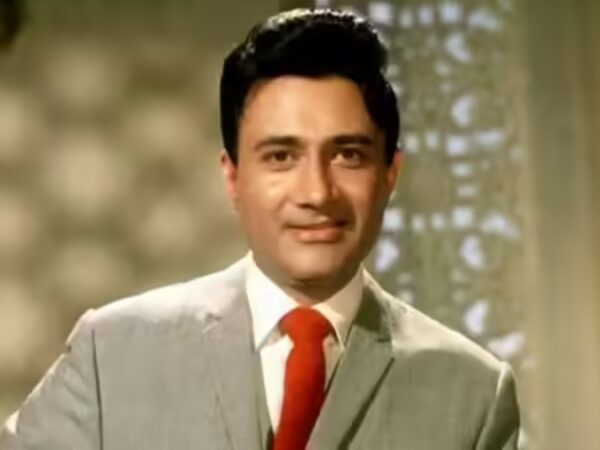 Superstar Father, Failed Son - How Bollywood Rejected This Star Kid In Just 4 Movies - RVCJ Media