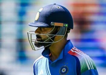 Multan Sultans Owner Ali Khan Tareen Trolls PCB, Tears Legal Notice On Camera