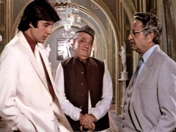 When Style Met Scar- How Amitabh Bachchan’s Burn Injury Created An Iconic Hand-In-Pocket Look 4 When Style Met Scar- How Amitabh Bachchan’s Burn Injury Created An Iconic Hand-In-Pocket Look - RVCJ Media