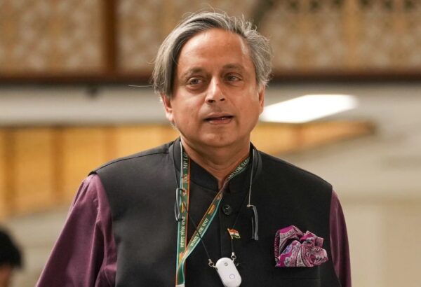 I’m Not For Sale- Shashi Tharoor Strongly Reacts To Paid Review Allegations For Aryan Khan’s Series 2 I’m Not For Sale- Shashi Tharoor Strongly Reacts To Paid Review Allegations For Aryan Khan’s Series - RVCJ Media