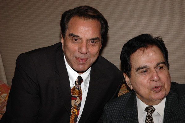 When Young Dharmendra Walked Into Dilip Kumar’s Bedroom & Then Ran Away, “Nobody Stopped….” - RVCJ Media