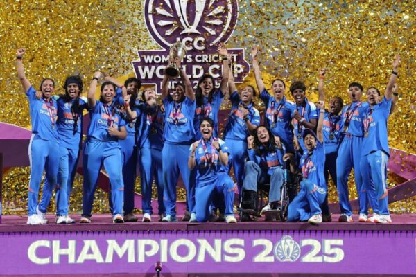 History Repeats Itself, Harmanpreet Kaur Mirrors Dhoni’s Legendary World Cup Pose After 14 Yrs 4 History Repeats Itself, Harmanpreet Kaur Mirrors Dhoni’s Legendary World Cup Pose After 14 Yrs - RVCJ Media