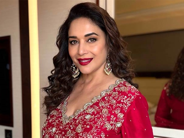 Madhuri Dixit’s Toronto Show Controversy- Organisers Blame Actress & Her Team For Delay - RVCJ Media