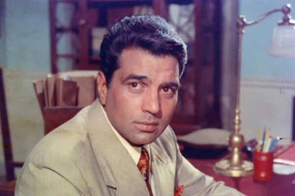 Dharmendra Lived In A Garage, Earned Rs 200 & Worked Overtime To Survive In Struggling Days - RVCJ Media