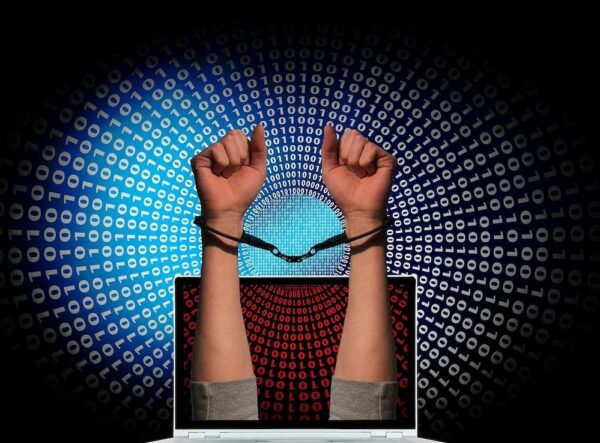 Delhi Man Duped Of Rs 10 Lakh In Ats Scam, Fake Cops Alleged His Involvement In Pulwama Att@Cks 3 Delhi Man Duped Of Rs 10 Lakh In ATS Scam, Fake Cops Alleged His Involvement In Pulwama Att@cks - RVCJ Media