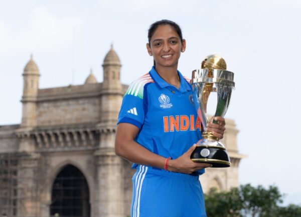 History Repeats Itself, Harmanpreet Kaur Mirrors Dhoni’s Legendary World Cup Pose After 14 Yrs - RVCJ Media