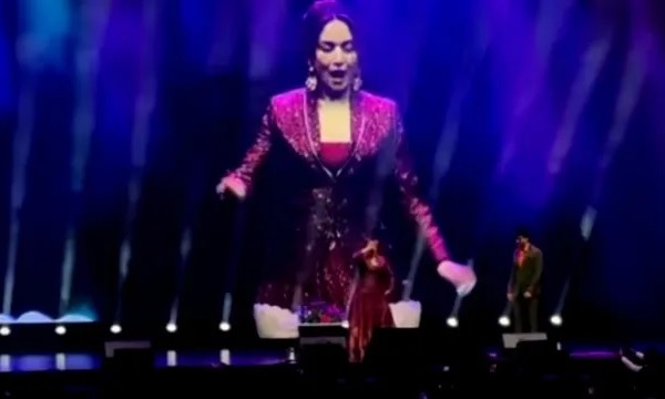 Madhuri Dixit Gets Slammed Over 3-Hr Canada Tour Delay, Fans Call It “Worst Show Ever” - RVCJ Media