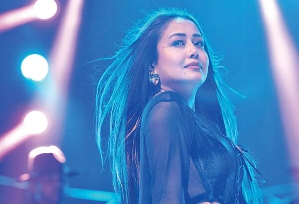 Madhuri Dixit Gets Slammed Over 3-Hr Canada Tour Delay, Fans Call It “Worst Show Ever” - RVCJ Media