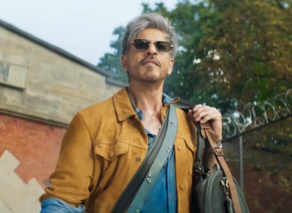 Shah Rukh’s King Look Copied From Brad Pitt’s Hollywood Movie Look? Siddharth Anand Reacts - RVCJ Media