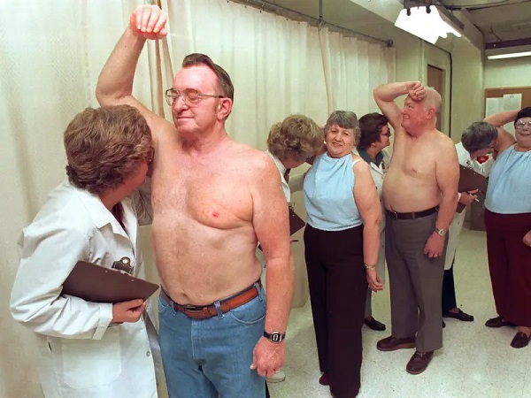 Snake Milker To Professional Cuddler, 8 Strangest Jobs In The World - RVCJ Media