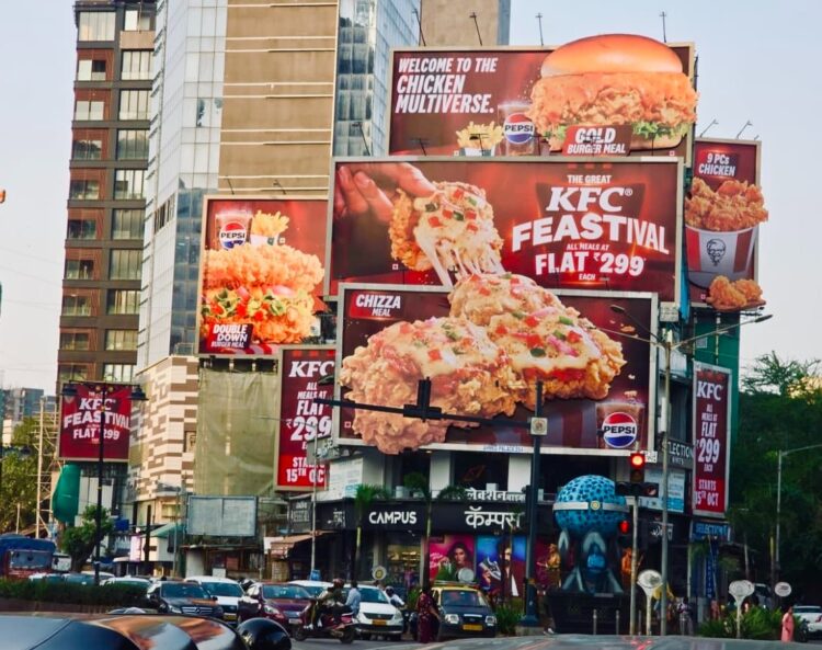 Kfc’s Outdoor Campaign Just Won The Internet’s Appetite! 1 KFC’s Outdoor Campaign Just Won The Internet’s Appetite!