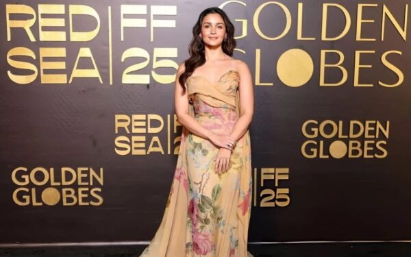 A Pakistani Asked Alia Bhatt About Visiting Pakistan, Here Is What She Said 3 A Pakistani Asked Alia Bhatt About Visiting Pakistan, Here Is What She Said - RVCJ Media