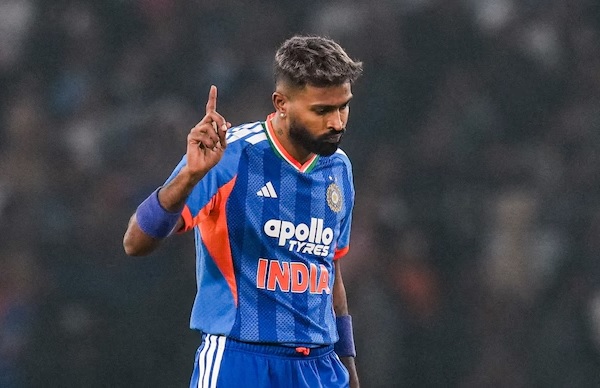 “No Replacement,” Social Media Went Gaga Over Hardik Pandya As He Lit Up Cuttack With His Knock 2 “No Replacement,” Social Media Went Gaga Over Hardik Pandya As He Lit Up Cuttack With His Knock - RVCJ Media