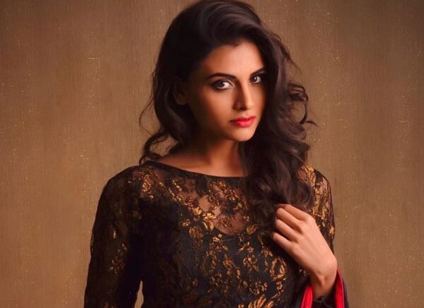 BB19 Contestant Malti Chahar Reveals A Fatherly-Figure Moviemaker Tried To Kiss Her On Lips - RVCJ Media