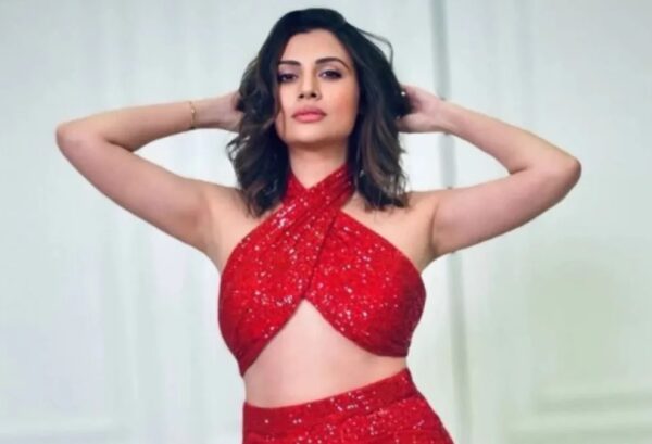 BB19 Contestant Malti Chahar Reveals A Fatherly-Figure Moviemaker Tried To Kiss Her On Lips - RVCJ Media