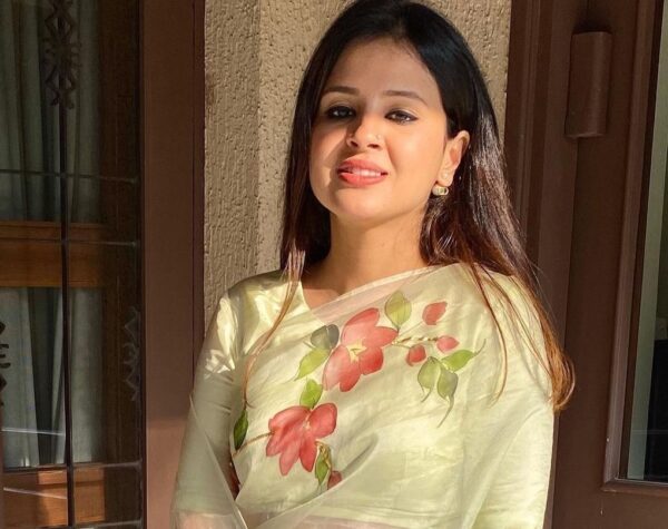 Sakshi Dhoni’s Old Photo With Hrithik Roshan From The Sets Of Krrish Breaks Social Media - RVCJ Media