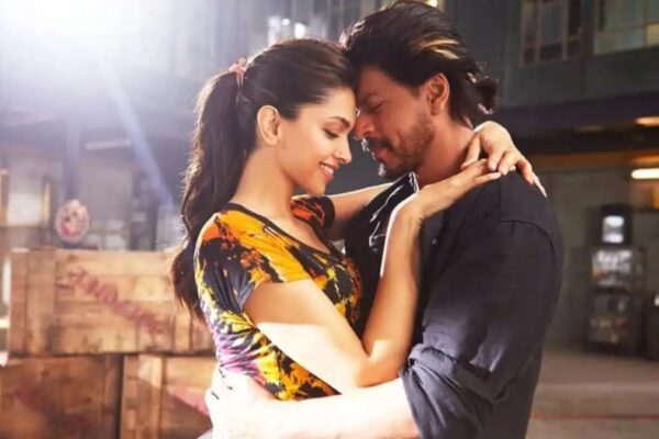 Shah Rukh–Deepika Romantic Kissing Video From King Broke The Internet, But Here’s The Truth - RVCJ Media