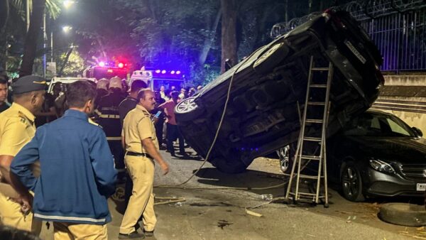 Akshay Kumar’s SUV & Security Convoy Involved In Juhu Road Accident, No Casualties - RVCJ Media