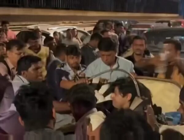 Akshay Kumar’s SUV & Security Convoy Involved In Juhu Road Accident, No Casualties - RVCJ Media