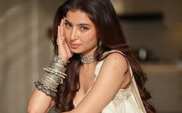 Sara Arjun Finally Reacts To 20-Year Age-Gap Buzz With Ranveer Singh In Dhurandhar - RVCJ Media