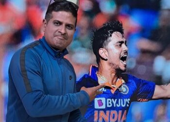 “Should’ve Boycotted It,” Pakistani Fans Break TVs As YouTubers Explode After India Defeat