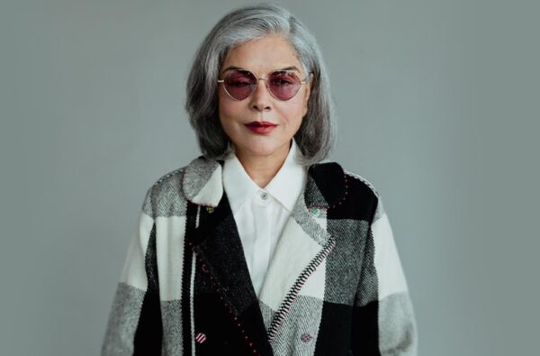 “Haters Gonna Hate,” Zeenat Aman Claps Back At Old Magazine That Once Declared Her ‘Finished’ - RVCJ Media